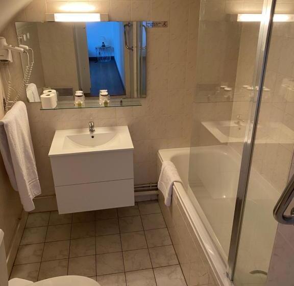 Номер Стандарт, Hôtel Les Trois Maures
