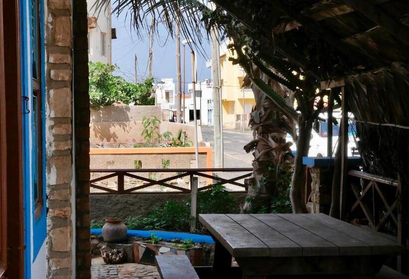 اتاق استاندارد, Pensão Alcinda Bettencourt 100 Meters To The Beachfront