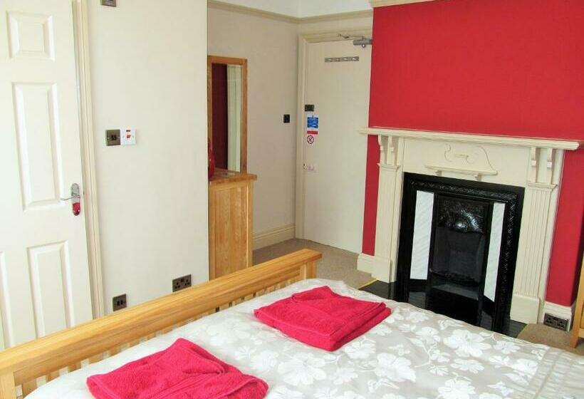 اتاق لوکس با تخت بزرگ, Whitehaven Guest House