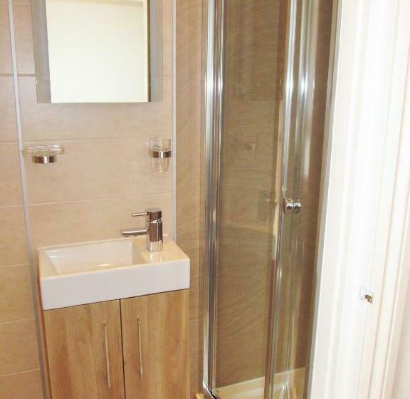 اتاق لوکس با تخت بزرگ, Whitehaven Guest House