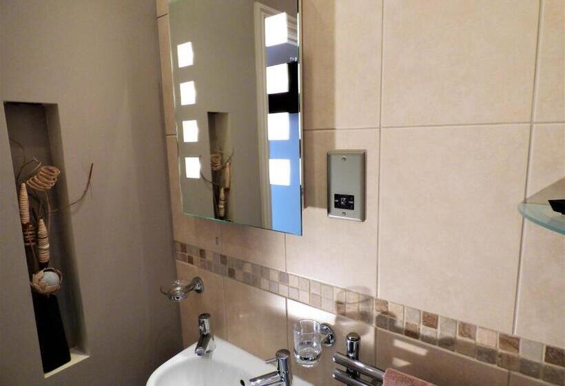 اتاق استاندارد, Whitehaven Guest House