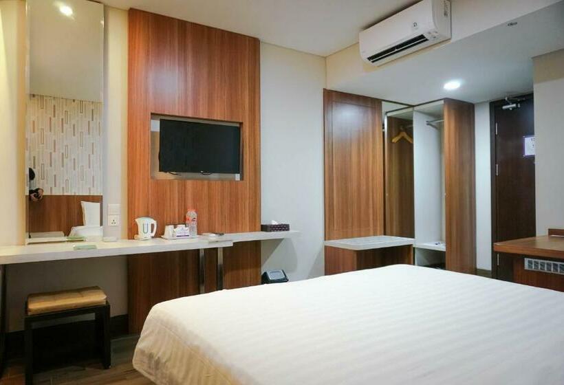Номер Deluxe, Harmoni Hotel Garut