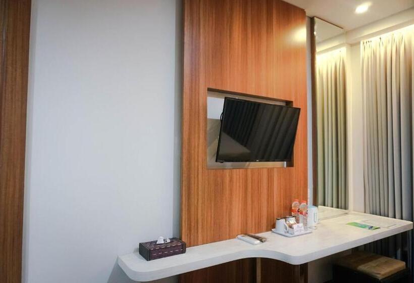 Номер Deluxe, Harmoni Hotel Garut