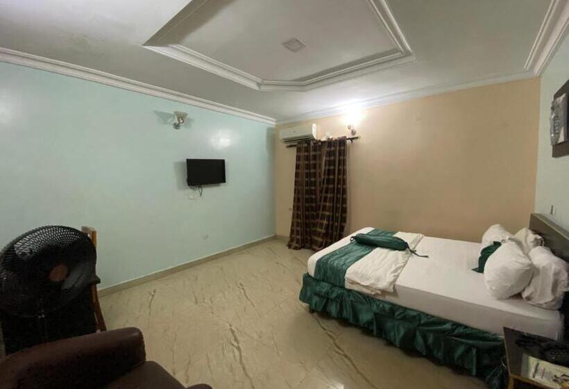 اتاق لوکس, Nue Crest Hotels & Suites