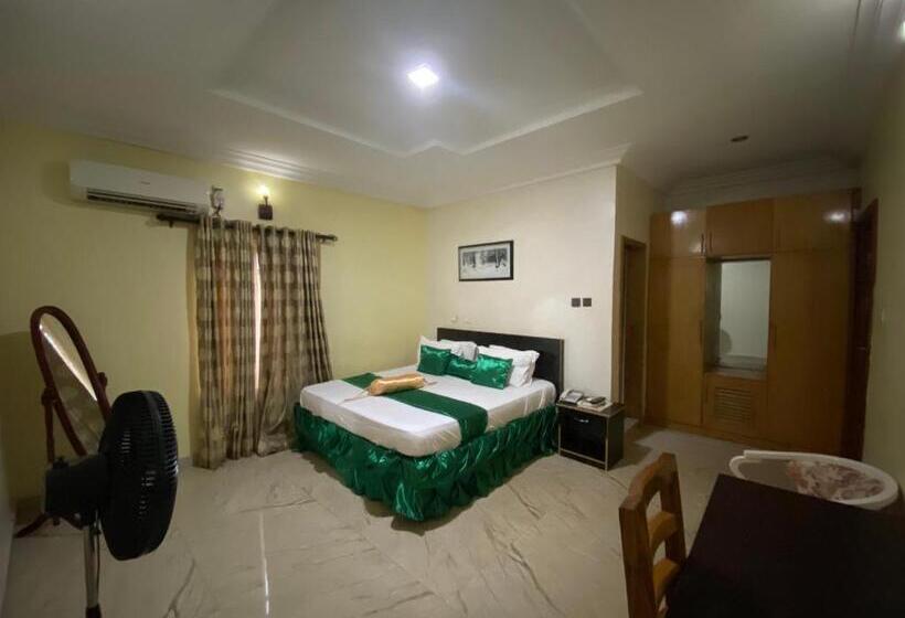اتاق لوکس, Nue Crest Hotels & Suites