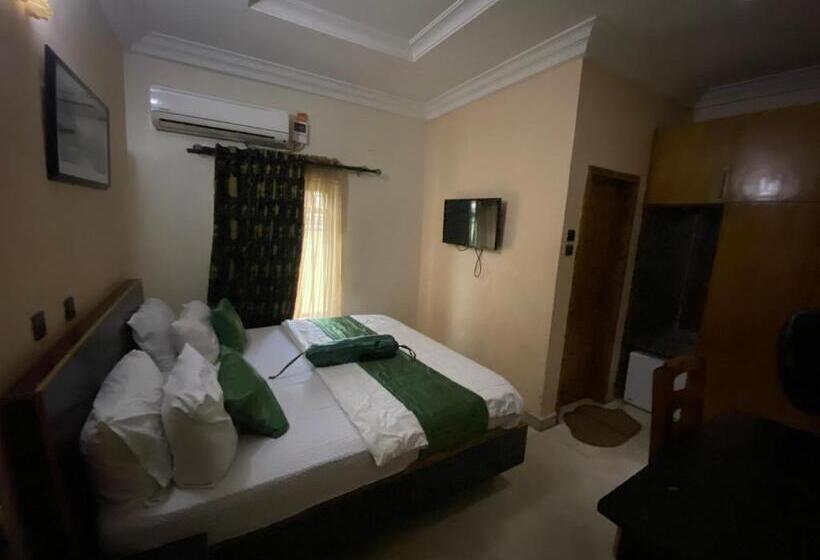 اتاق اکونومی, Nue Crest Hotels & Suites