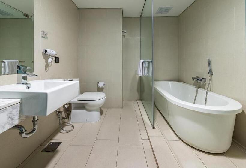 Suite Premium, Asia Melaka Hotel Managed By The Straits Hotel & Suites
