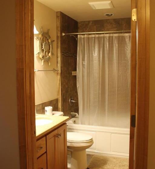 Дом 3 Спальни, Cedar Court Inn