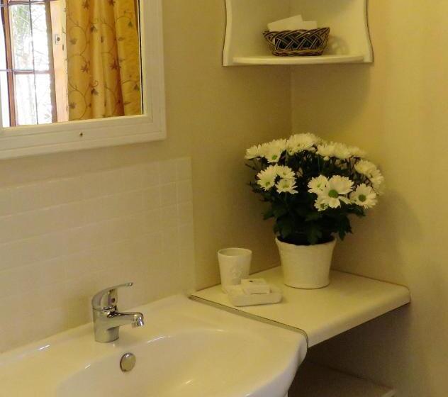 标准间, Butterscotch B&b