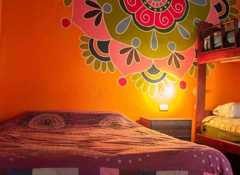 Quarto Triplo Estandar, Hostal Café Tiana