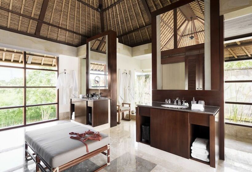 Вилла с 1 спальней и бассейном, Revīvō Wellness Resort Nusa Dua Bali