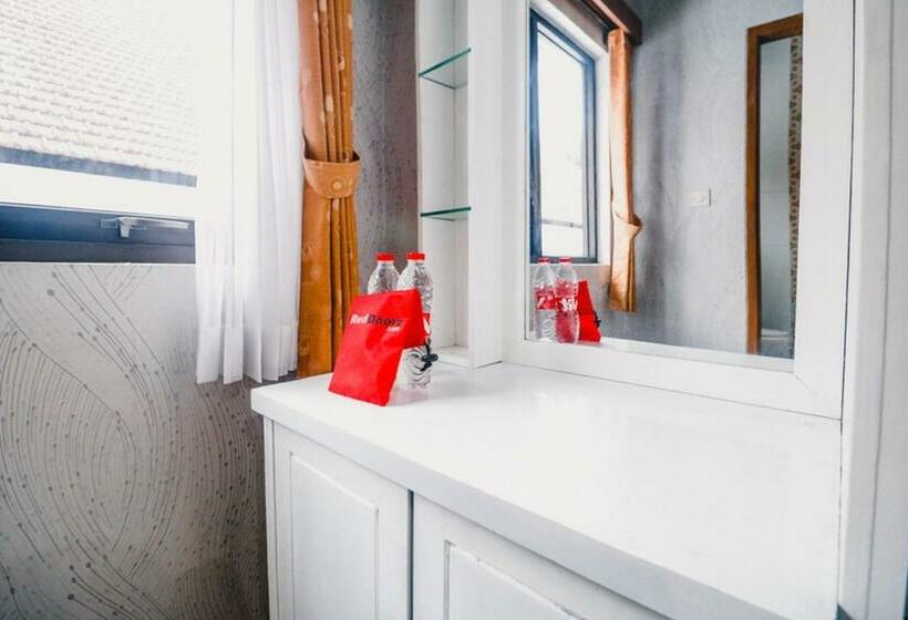 Номер Economy, Reddoorz Near Taman Rekreasi Selecta