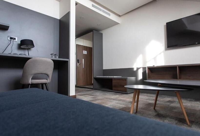 Family Suite, Artis Boutique
