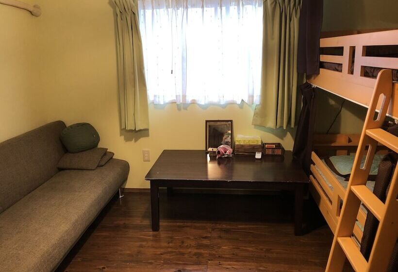 تختخواب در اتاق مشترک, Guest House Amamin