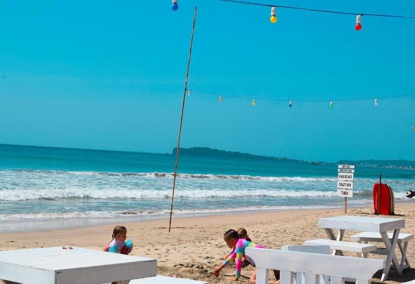 Standard Triple Room, Alfresco Beach
