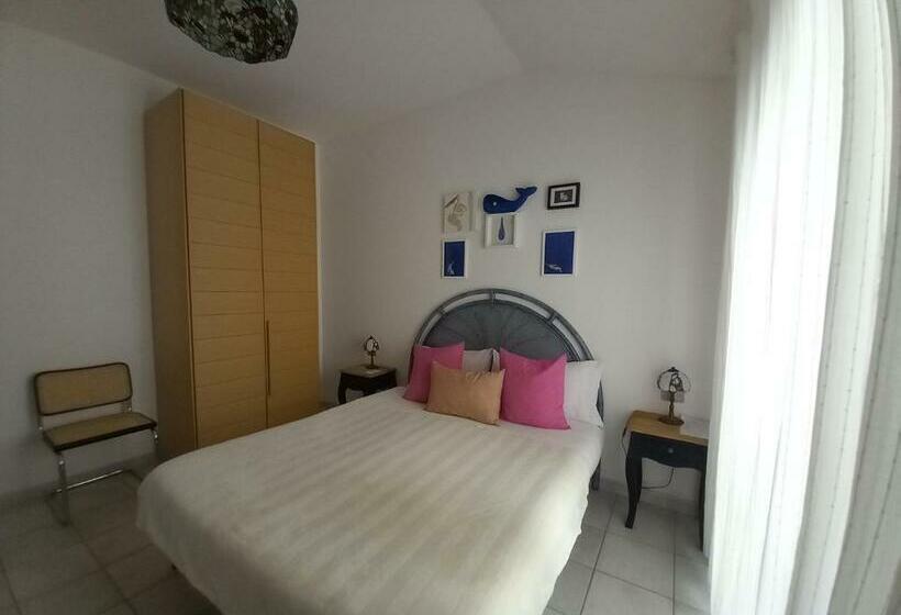 标准三人间, Carilla B&b
