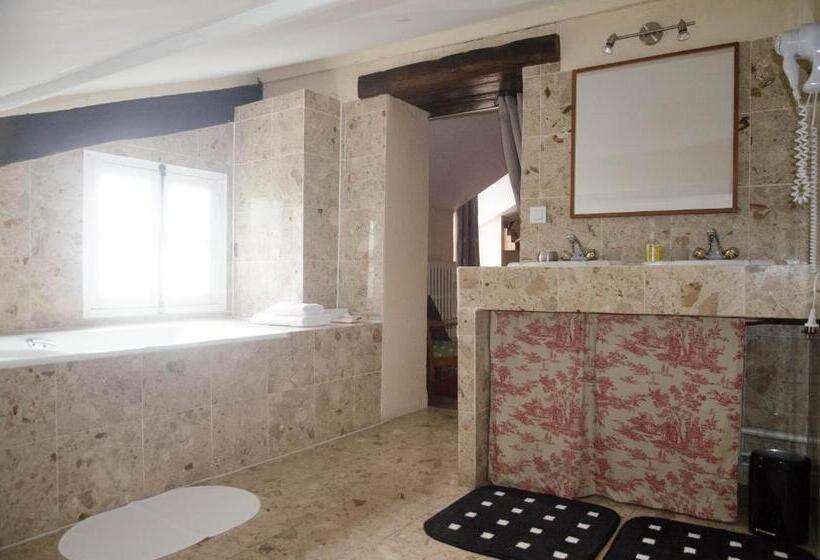 Номер Deluxe, Les Pierres De Chevreuse
