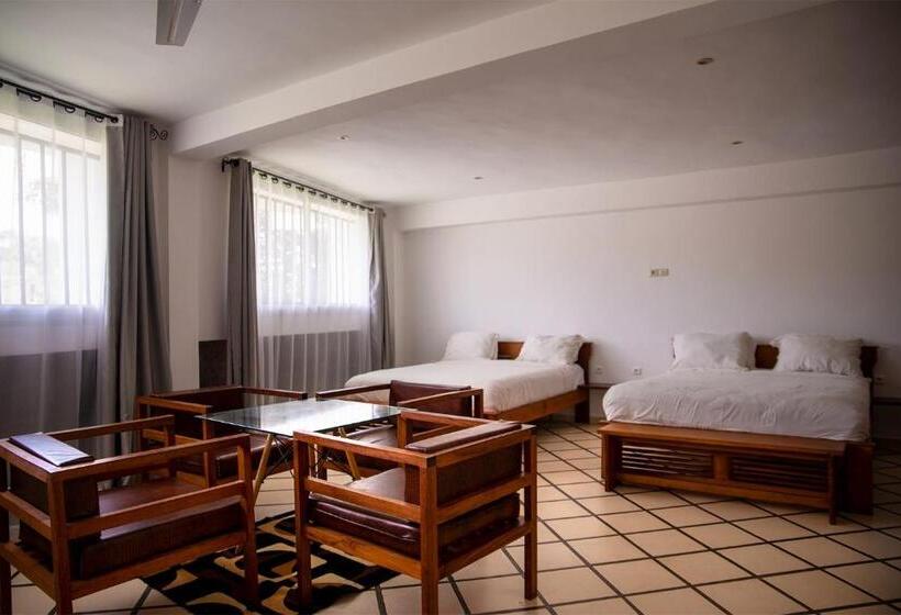 اتاق خانوادگی با چشم‌انداز باغ, Ikopa Hôtel Madagascar