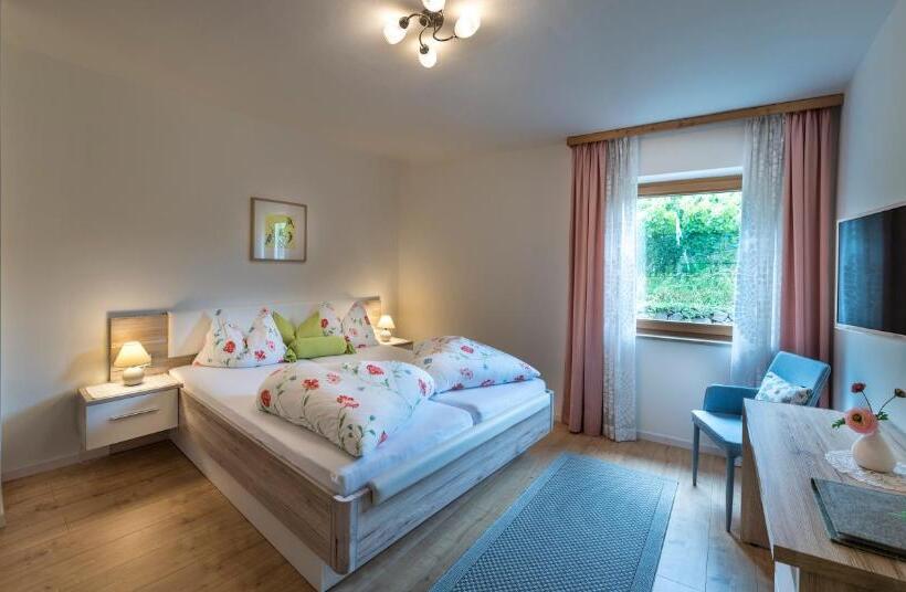 اتاق استاندارد, Niederhof Life