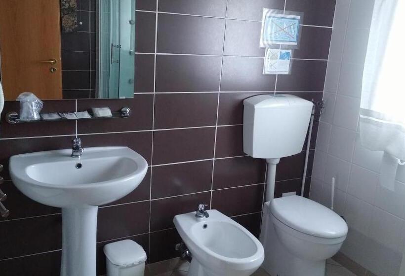 Семейный Номер, Venice Airport Room