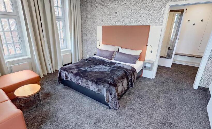Студия Superior, Boardinghouse Emden