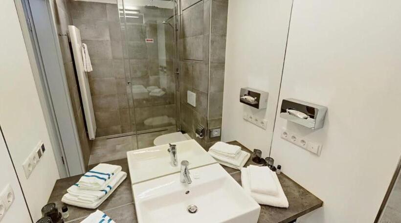 Студия Стандарт, Boardinghouse Emden