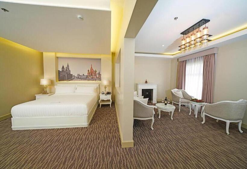 سوئیت رویال, Carlito Tagaytay