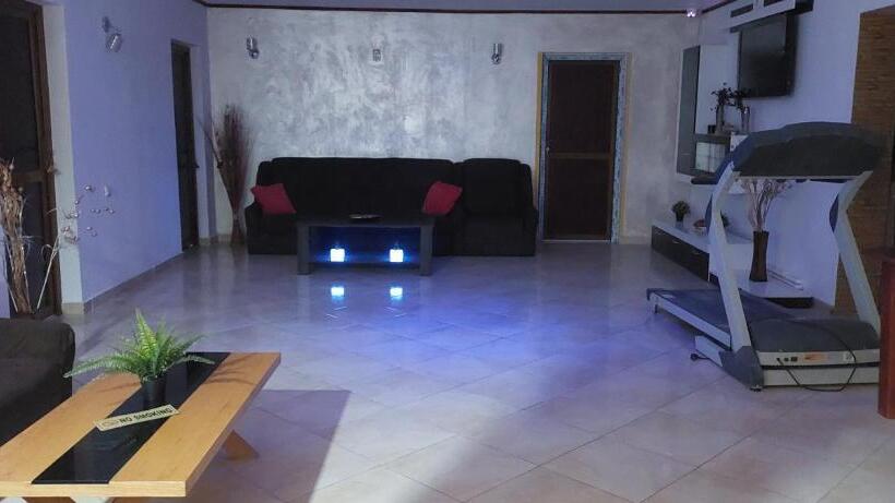 Casa 2 Quartos, Vila Magica