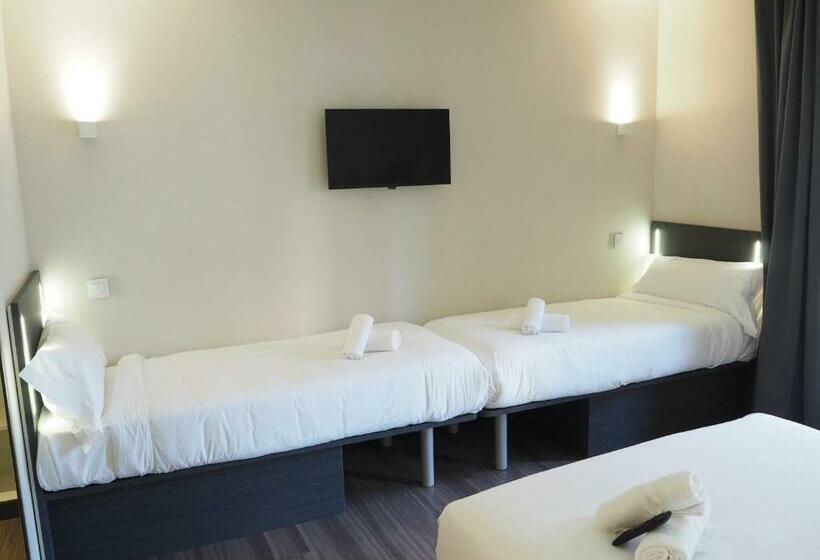 Семейный Номер, Easyhotel Barcelona Fira