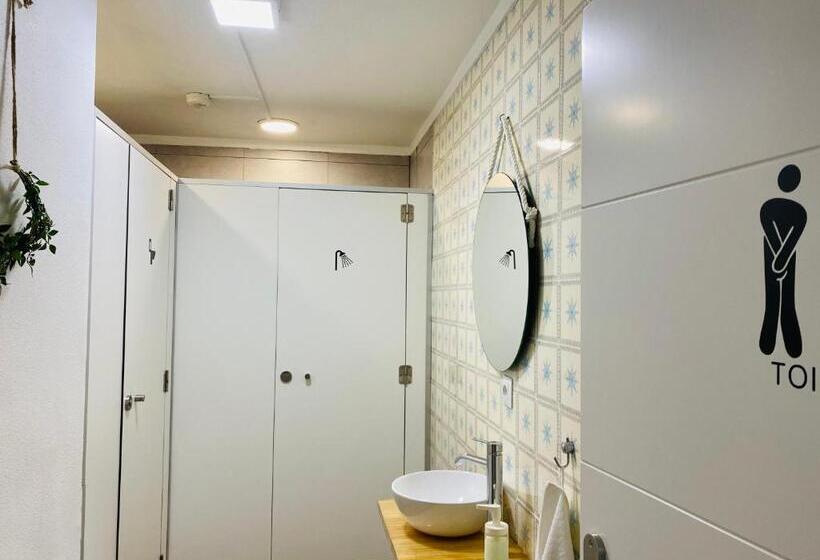 共用房间的床, Boogalow Hostel