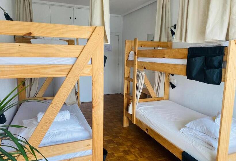 共用房间的床, Boogalow Hostel