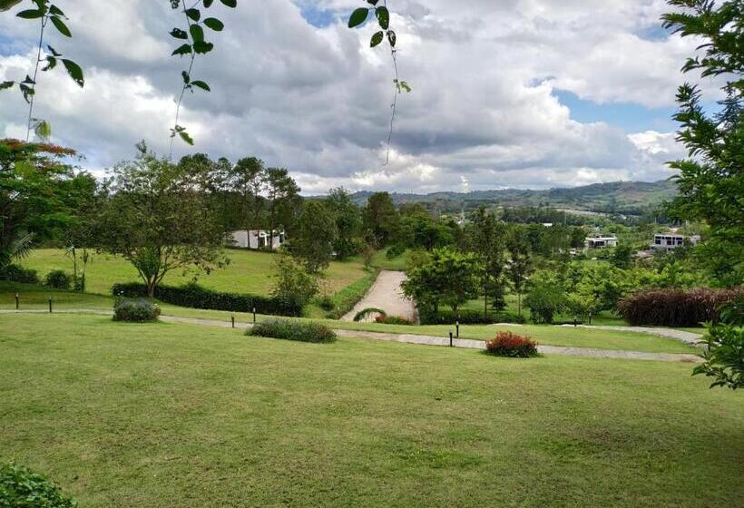 标准房带园景, Phumork Village Khao Kho