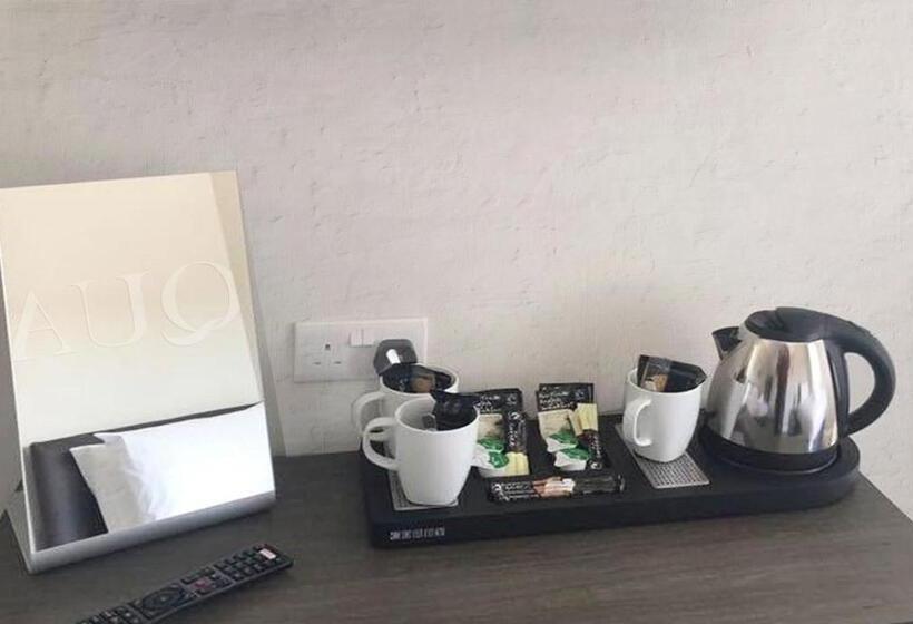 스위트, The Ships Quarters