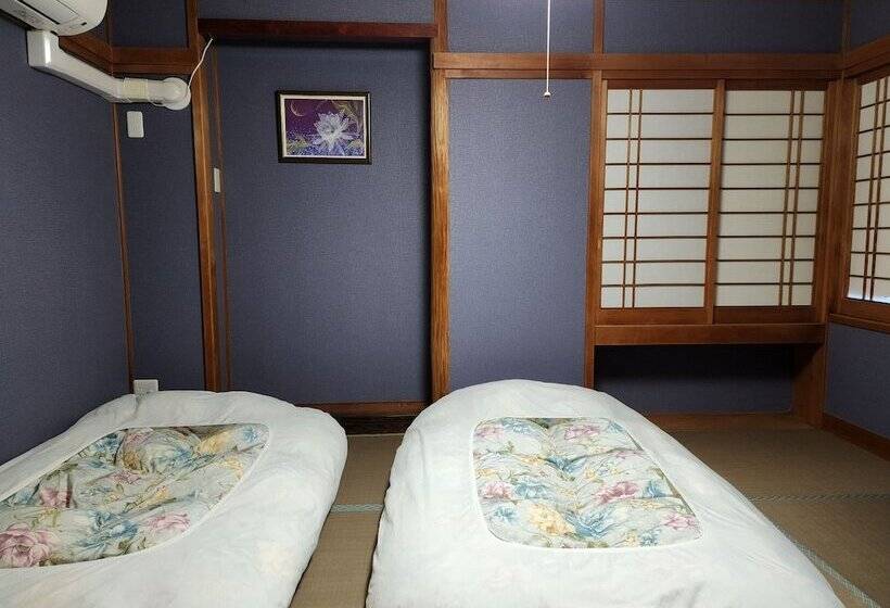 스탠다드 트리픔 룸 공동욕실, Narita Sando Guesthouse