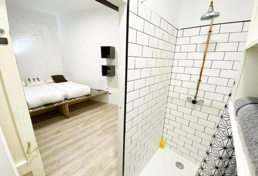 اتاق استاندارد سه نفره, Eco Hostel