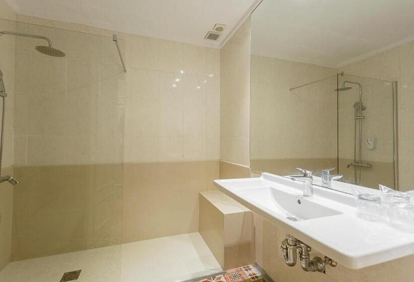 Номер Стандарт, Hostal Rodas Pamplona