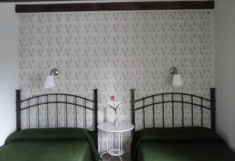 اتاق استاندارد, Hostal Restaurante Parajes