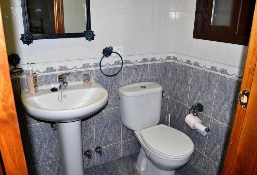 Номер Стандарт, Hostal La Encina