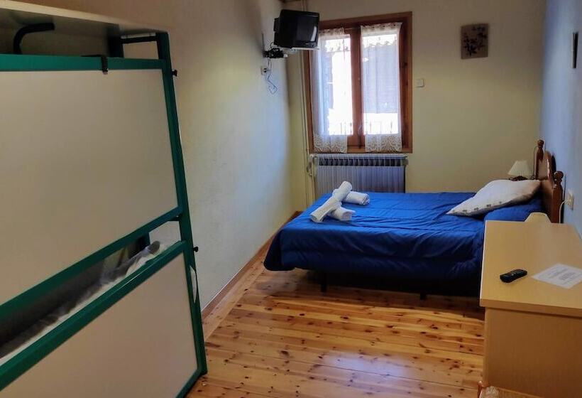 4인용 스탠다드 룸, Hostal Pas De La Pera