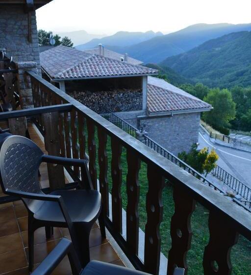Номер Стандарт с Балконом, Hostal La Neu
