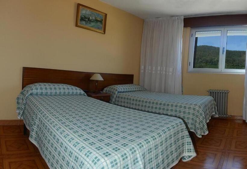 Номер Стандарт, Hostal Baviera