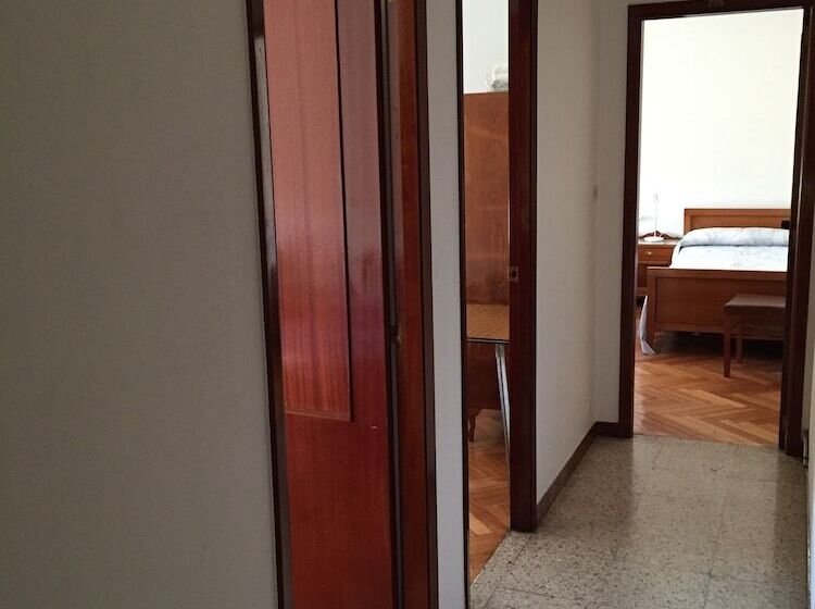 חדר סטנדרט לשלושה עם חדר אמבטיה משוף, Hostal Costa Azul