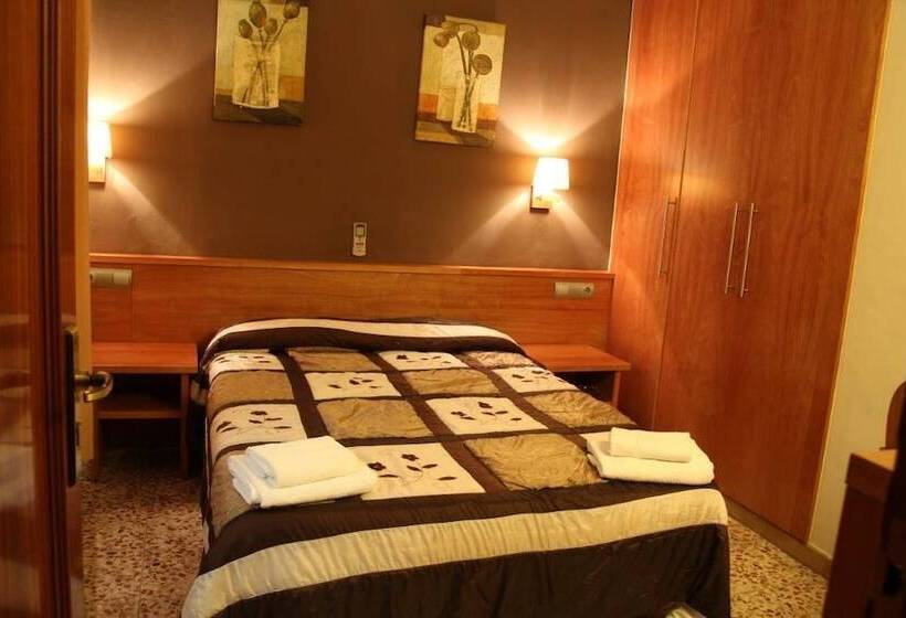 Номер Стандарт, Hostal Galicia Cardedeu