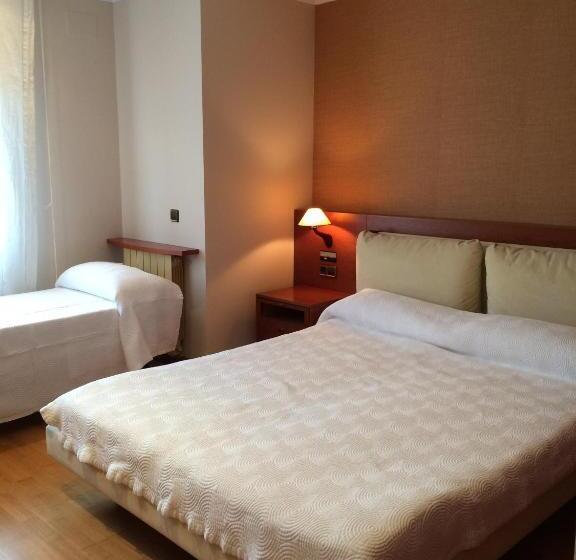 Апартаменты 3 Спальни, Apartaments I Habitacions Can Morera Olot