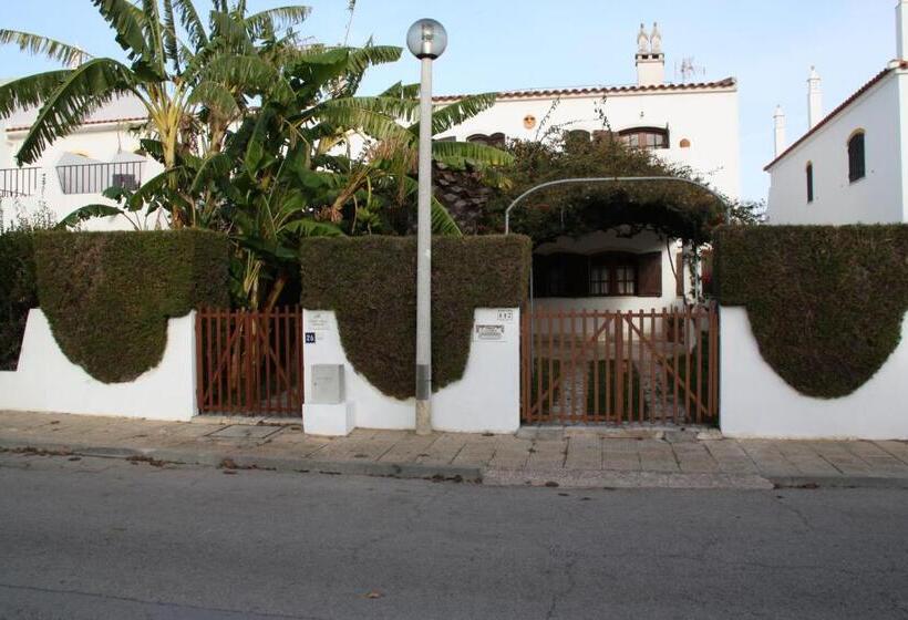 Дом 3 Спальни, Roulito S Guest House