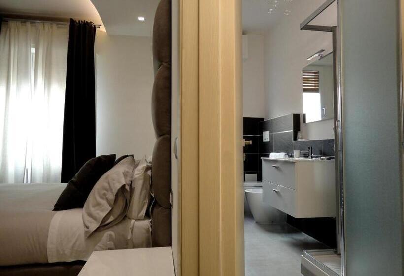Номер Deluxe, The Flat 233