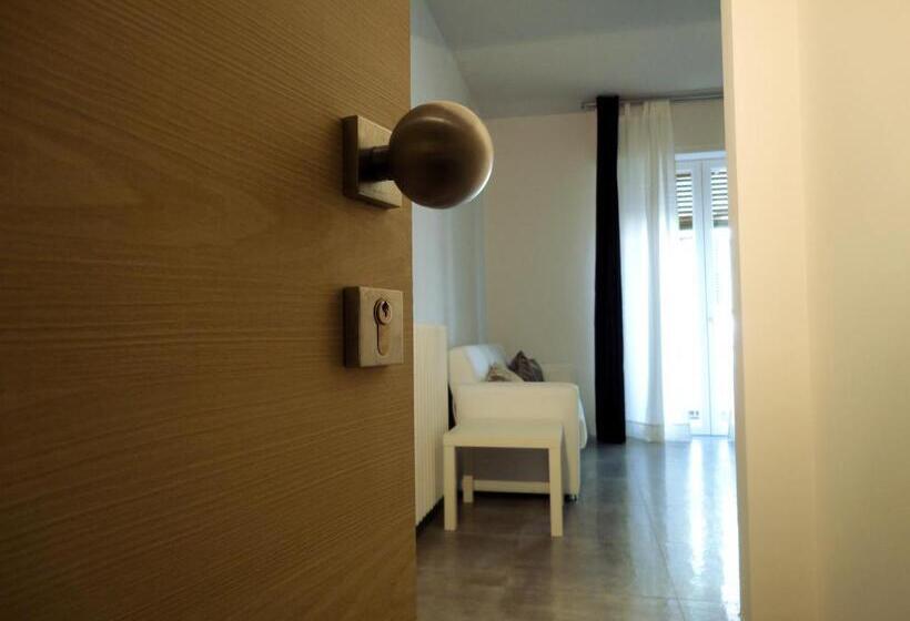 Трехместный Президентский, The Flat 233