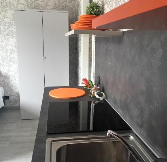 استودیوی لوکس, Bnbook Residence La Red
