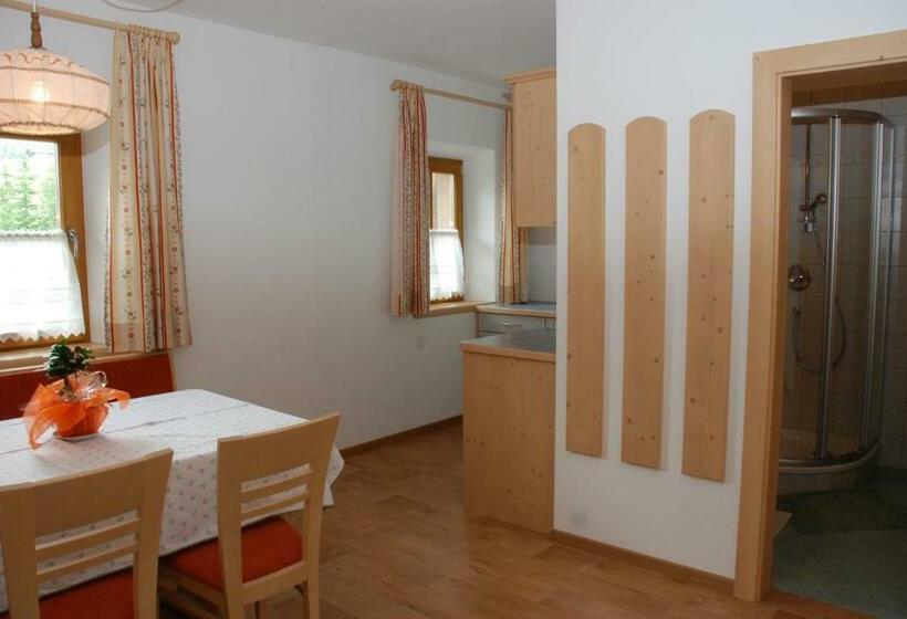 Апартаменты 1 Спальня, Binterhof