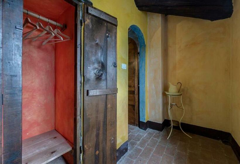 Вилла 4 Спальни, La Palazzina